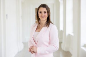Sie sehen Landesrätin Astrid Mair